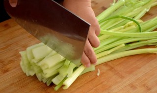 芹菜怎么腌制好吃 腌制芹菜的方法