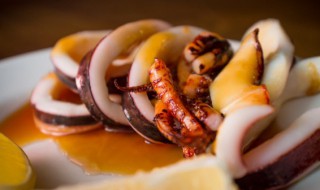 烤鱿鱼的做法烤箱 烤箱烤鱿鱼串的做法