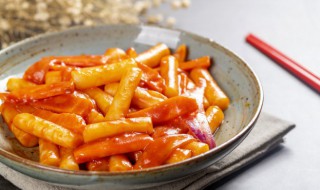 炒年糕可以加什么配菜呢 炒年糕怎么选择配菜