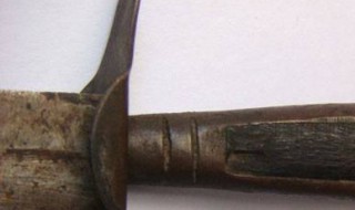 匕首锈迹怎么处理 处理生锈的刀方法