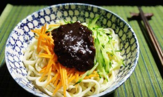 黑豆杂酱面怎么做 韩国黑豆炸酱面怎么做