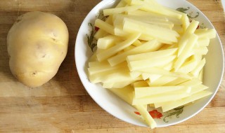 薯条在炸之前要怎么处理 薯条在炸之前需要放在冰箱里冷冻吗