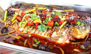 烧烤烤鱼怎么做嫩 外焦里嫩的烤鱼做法