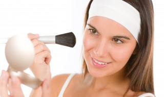 腮红怎么打才好看 怎么打腮红才好看