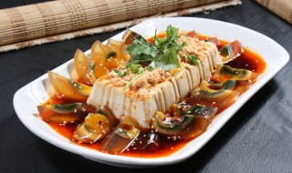 如何制作好吃的凉拌皮蛋嫩豆腐 凉拌皮蛋嫩豆腐的做法