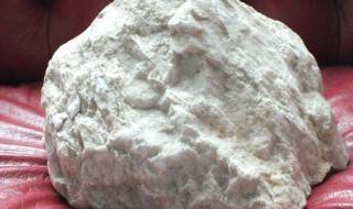 昆仑玉原石鉴别方法 怎么辨别昆仑玉原石的材质