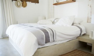 水晶泥干在床单上怎么弄掉 水晶泥干在床单上如何弄掉