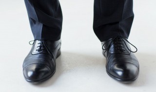 皮鞋雨天可以穿吗 为什么皮鞋雨天不可以穿