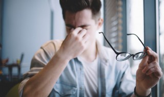 如何正确清洗眼镜 清洗眼镜的方法