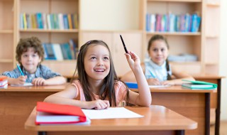 一泻万丈的意思 一泻万丈成语的意思