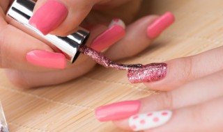 指甲油弄到床单上怎么洗掉 指甲油弄到床单上如何洗掉