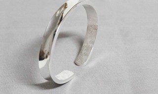 银饰如何清洗变亮 如何清洁银饰品会变亮呢