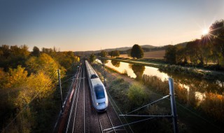 坐高铁可以带红酒吗 乘坐高铁可以带红酒吗