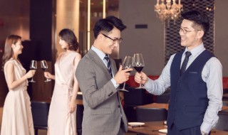 职场新人同事聚餐注意什么 职场新人同事聚餐注意如下情况