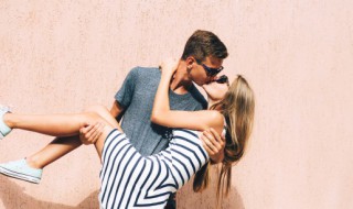 爱情的句子说说心情摘抄 关于爱情的句子说说