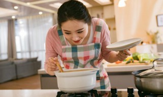 鲫鱼腐竹汤的做法 如何做鲫鱼腐竹汤