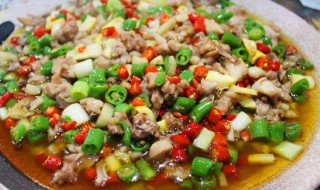 双椒青花椒兔丁的做法 双椒青花椒兔丁怎么做