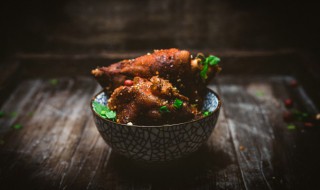 如何做猪蹄熟食 卤猪蹄的做法