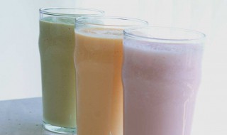 用榨汁机怎样做果昔 用榨汁机做果昔方法介绍