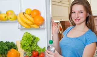 冰箱门缝霉怎么弄 怎样去除冰箱门缝里的霉点