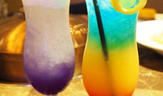 如何做2种颜色的鸡尾酒 双色鸡尾酒的做法介绍