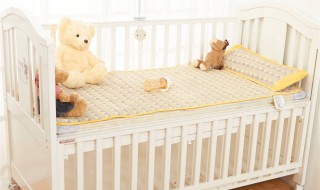 婴儿床怎样做床围 具体是怎么制作的