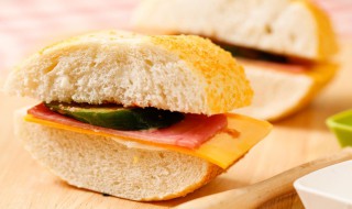 怎么做火腿堡 火腿堡方法