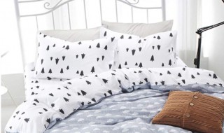 叠宿舍被套技巧 叠宿舍被套 方法如下