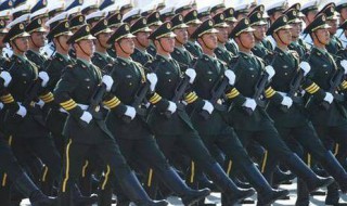 怎样才能走齐正步 齐正步走的方法