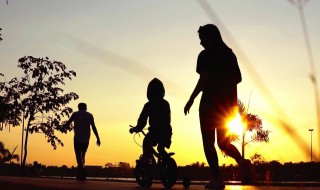 描写一家人幸福的唯美句子 幸福一家人的优美句子