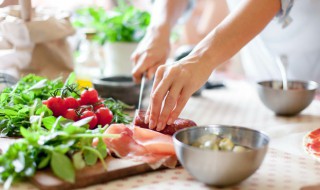 四川粉蒸排骨正宗做法 四川粉蒸排骨的烹饪方法