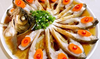 清蒸孔雀开屏鱼的做法 怎么做清蒸孔雀开屏鱼