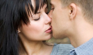 壁咚是什么意思是强吻 壁咚是强吻的意思吗