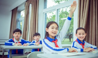 搬起石头砸自己的脚的意思 搬起石头砸自己的脚的含义