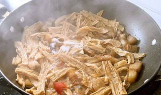 油炸腐竹炒粉丝的做法 油炸腐竹炒粉丝的做法介绍