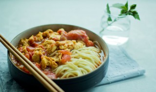 鸡蛋卤面的做法 平时在家可做一下