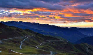 夹金山在哪 景色如何
