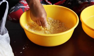 玉米草鱼鲤窝料配方 鲤鱼玉米窝料的制作方法