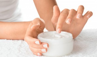 手皮肤干燥粗糙怎么办 日常保养手的4个小窍门