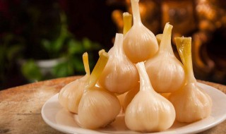 怎么做泡糖醋蒜 泡糖醋蒜的做法