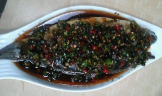 怎么做青椒蒸鱼 青椒蒸鱼的做法