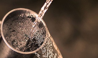 带酒的诗句飞花令 带酒的诗句飞花令列述