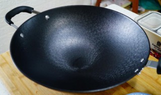 刚买的铁锅怎么处理才能用 铁锅的处理方法