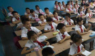 白云深处有人家的意思 怎么理解白云深处有人家