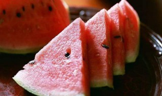 怎样做西瓜皮果冻 西瓜皮果冻做法如下