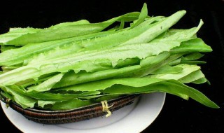 怎样做干锅油麦 干锅油麦的做法