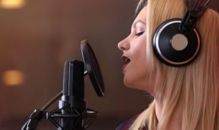 我唱得他心碎什么歌 我唱得他心碎歌词原文