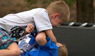 梦见打别人是什么意思 梦见打别人的意思解析