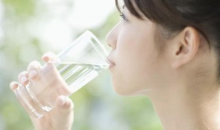如何喝水比较正确补水 怎样喝水比较正确补水