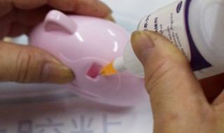 胶痕用什么能快速去掉 快速去掉胶痕方法